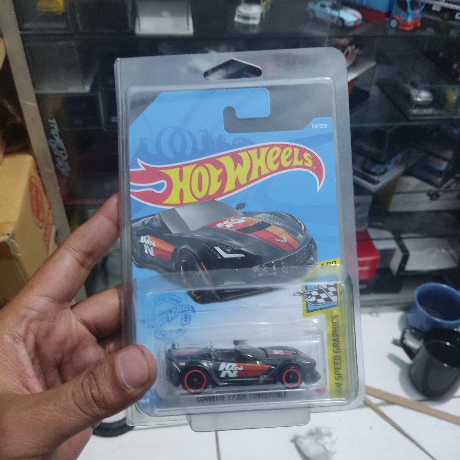 hotwheels ths super treasure hunt Corvette c7 z06 convertible