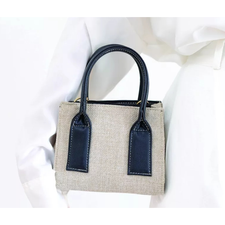 Sling Bag Canvas Wanita Meera / Tas Selempang Wanita Kanvas