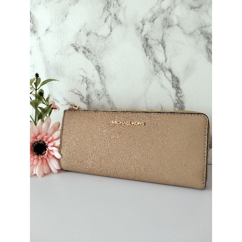 michael kors jet set travel wallet camel
