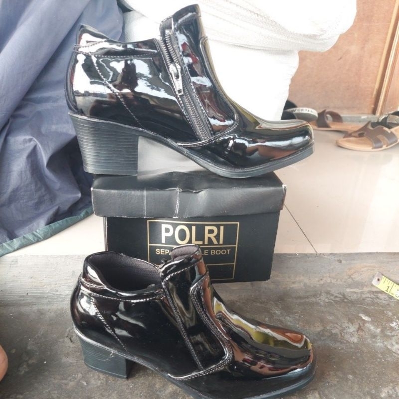 Sepatu wanita ankle boot polri