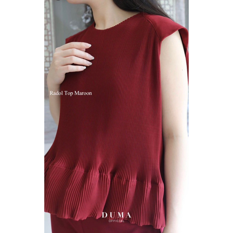 DUMA Radol Pleats Top Maroon