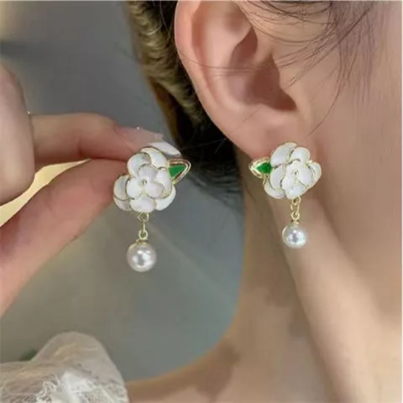 white flower earring retro french style