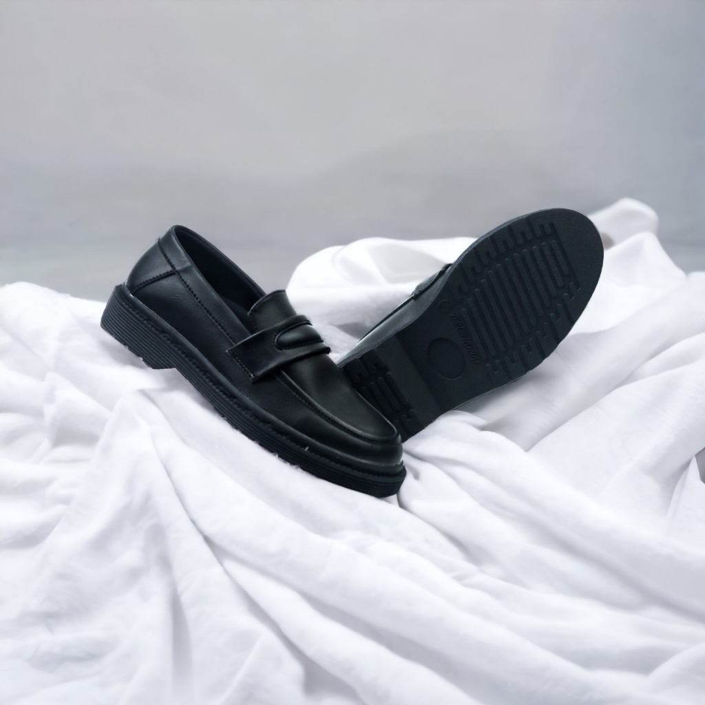 MORENO Sepatu Loafers Pria Formal Kerja Kasual Loafer Hitam WLKERS 097