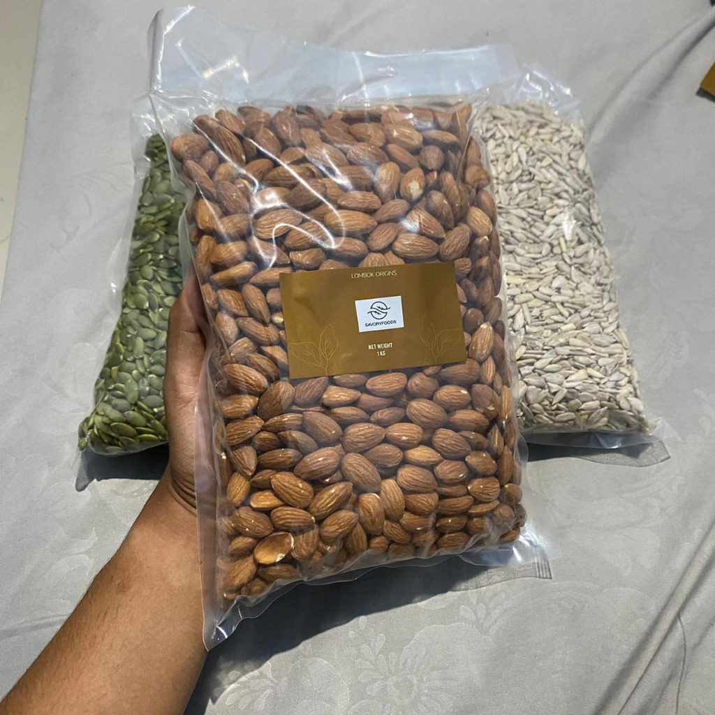 

Almond Mentah Utuh / Raw Almond Whole