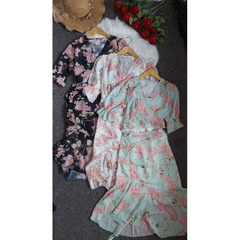 VN YOUNG SUMMER  SET / SIDE FULL FLOWER SET PANTAI