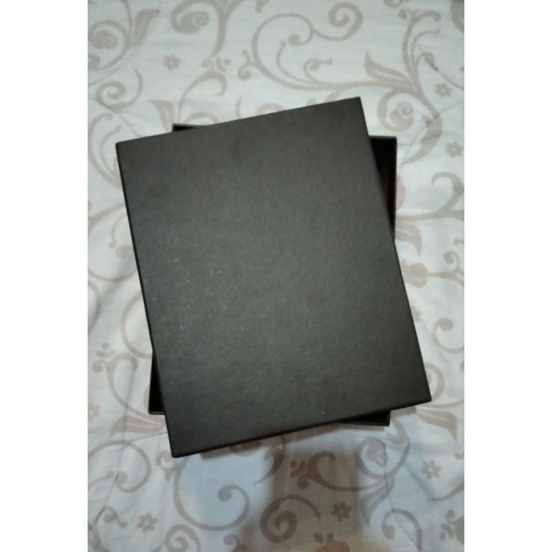 

Kotak Kado/Gift Box warna Coklat 25cm x 20cm x 7cm