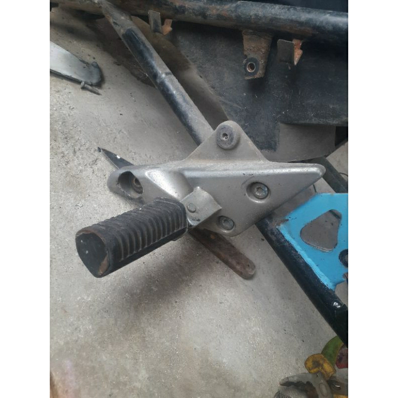 foot step belakang kawasaki athlete