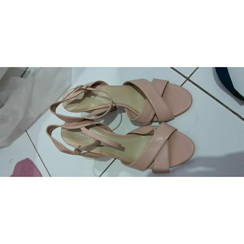 Sepatu charles & keith