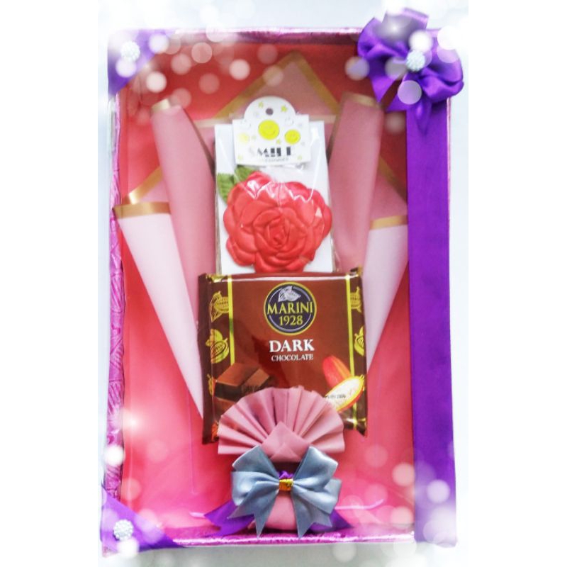 

Bucket Hampers Paket Romansa/Kado Ultah/Kado Valentine/Kado Wisuda/Kado Seserahan