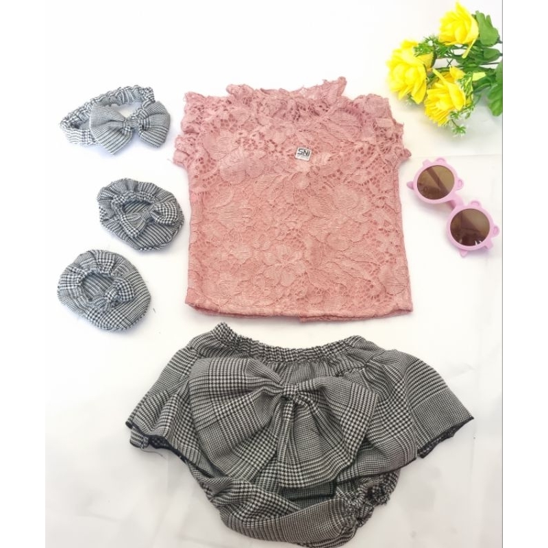 Hampers bayi perempuan BRIELLE SET paket lengkap box motif tebal / kado baby newborn cewek set bandana baju celana rok bloomer sepatu