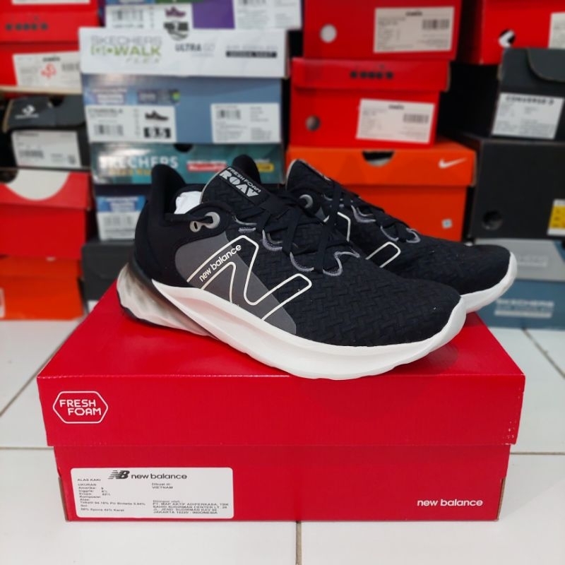 NEW BALANCE FRESH FOAM ROAV v2 MEN'S RUNNING- BLACK WITH MAGNET