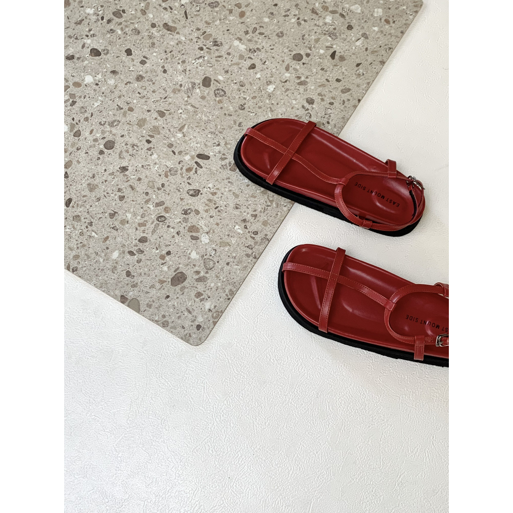 EASTMOUNTSIDE - Maison Red | Slide Sandal | Flat sandal
