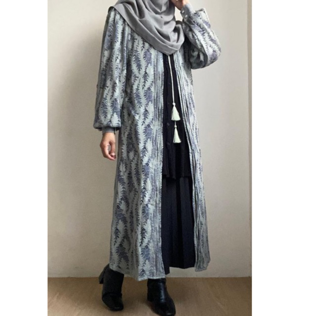 LAILA LACE OUTER