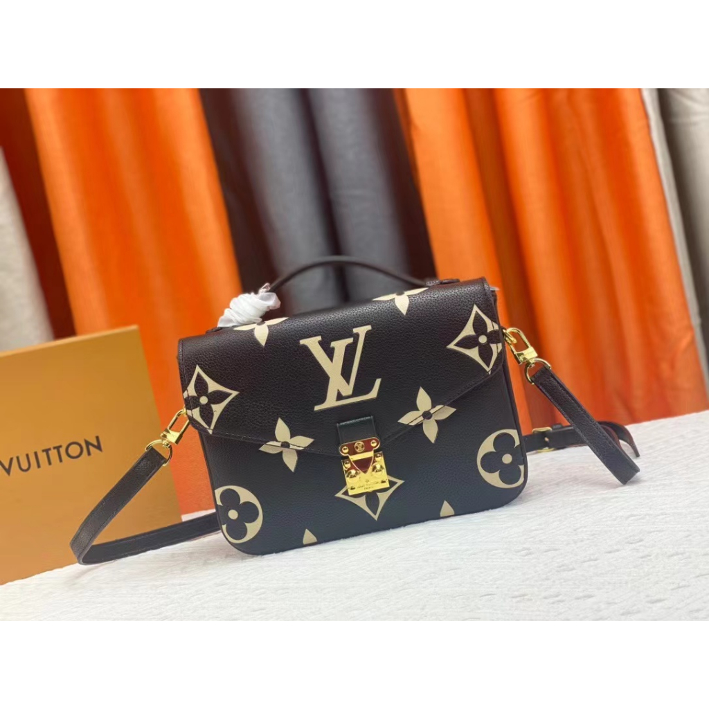 [READY INDONESIA] Original new Louis Vuitton LV Twist Denim Medium Chain Bag Ladies Casual Messenger