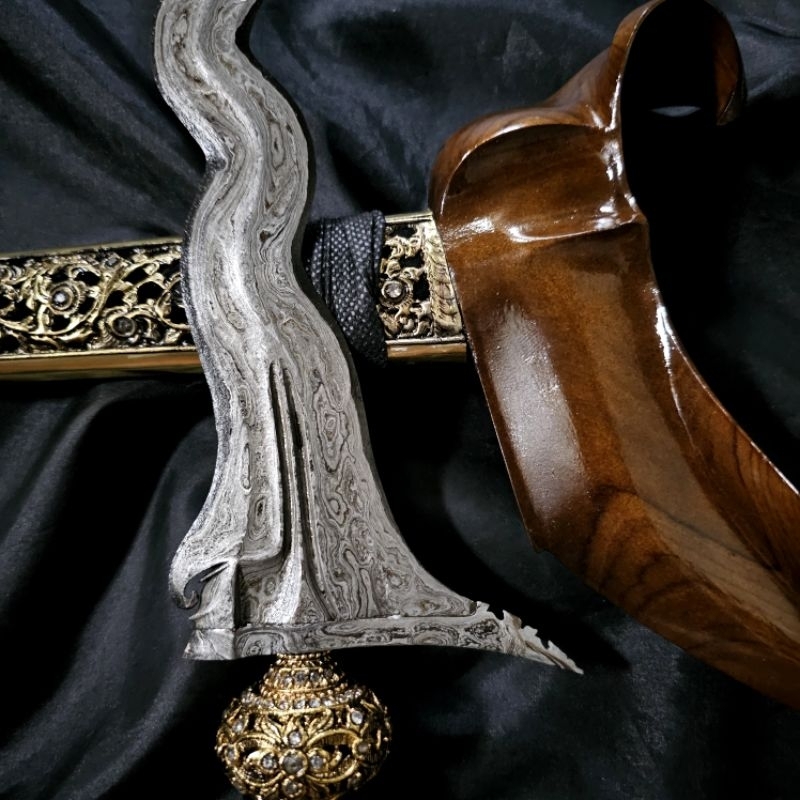 Keris Bimo Kurdo Luk 15 Pamor Pedaringan Kebak