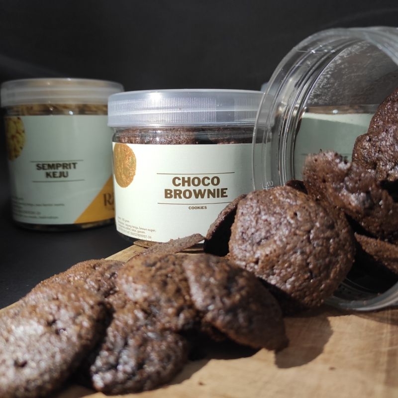 (Beli 1 Toples Choco Brownie Cookies Gratis 1 Kemasan Pouch Mie Sewot) Choco Brownie Cookies Toples Ukuran 400 ML Berat 200 Gram