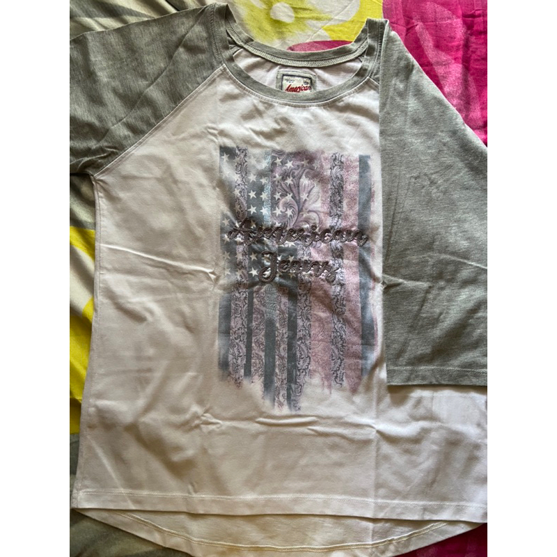 WTS PRELOVED KAOS PUTIH ABU-ABU WANITA SIMPLE MERK AMERICAN JEANS SIZE L (FREE GIFT)
