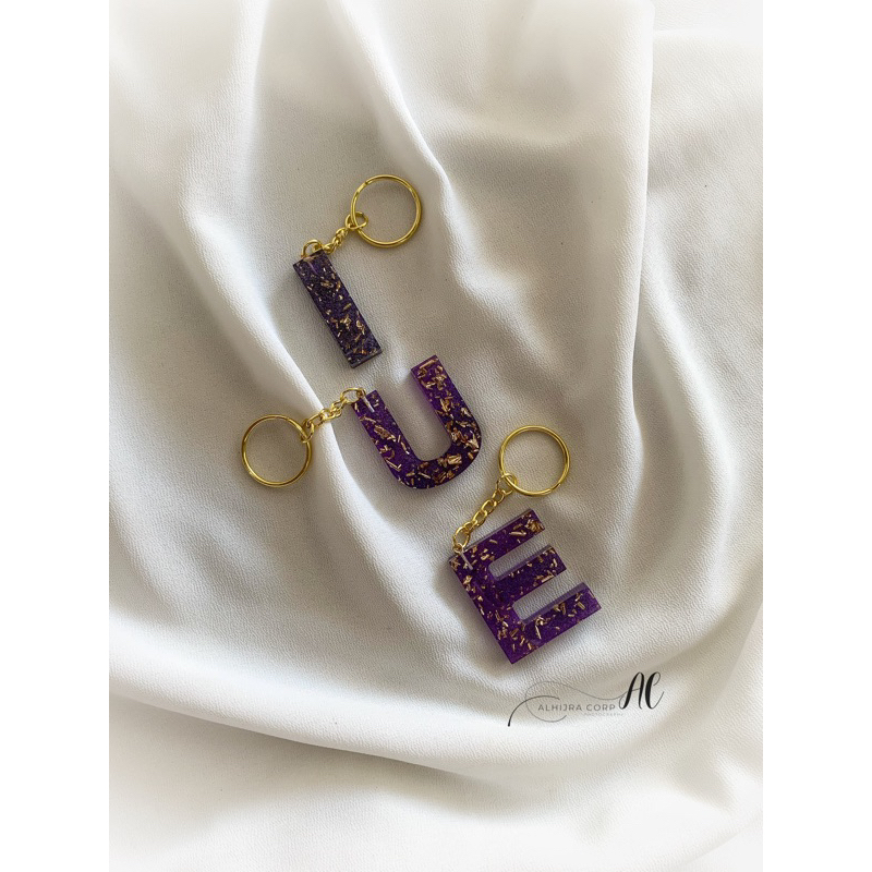 keychain resin/ resin gantungan kunci/ gantungan kunci alphabet