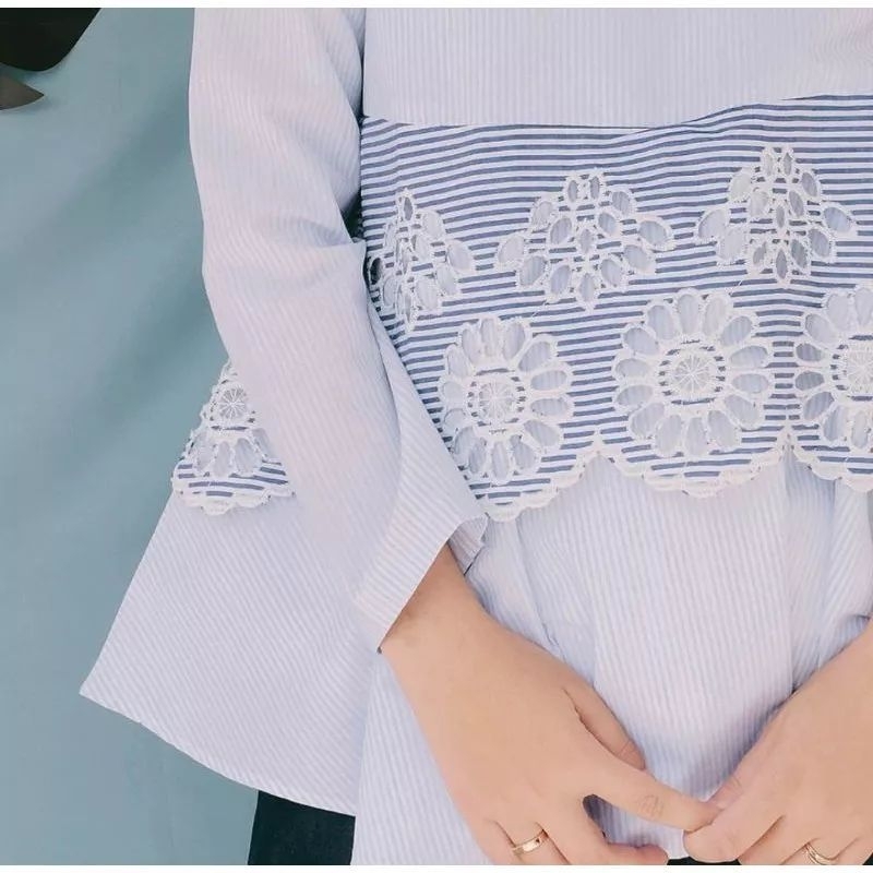 Preloved Daphne blouse by hijab chic