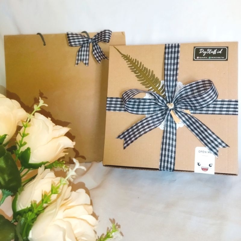 

Hampers Kado Birthday Ultah Wisuda Murah By Req