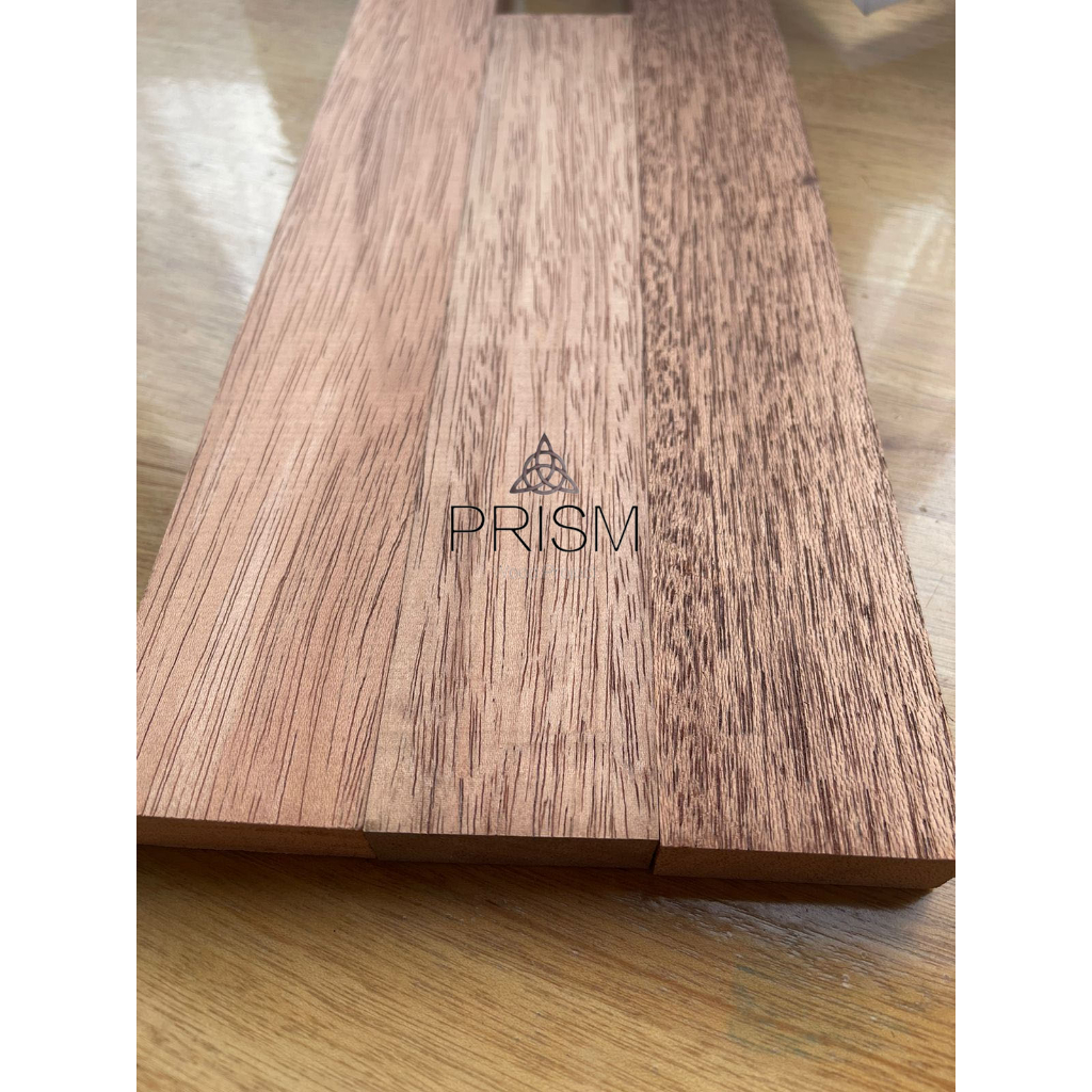 Papan kayu palapi meranti merah polos ukuran 1x7x110 Cm