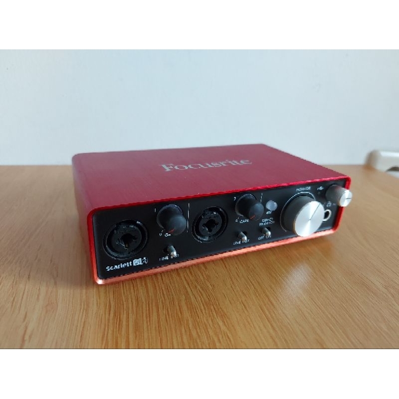 Soundcard Focusrite 2i2 2nd generation second kondisi mulus terawat
