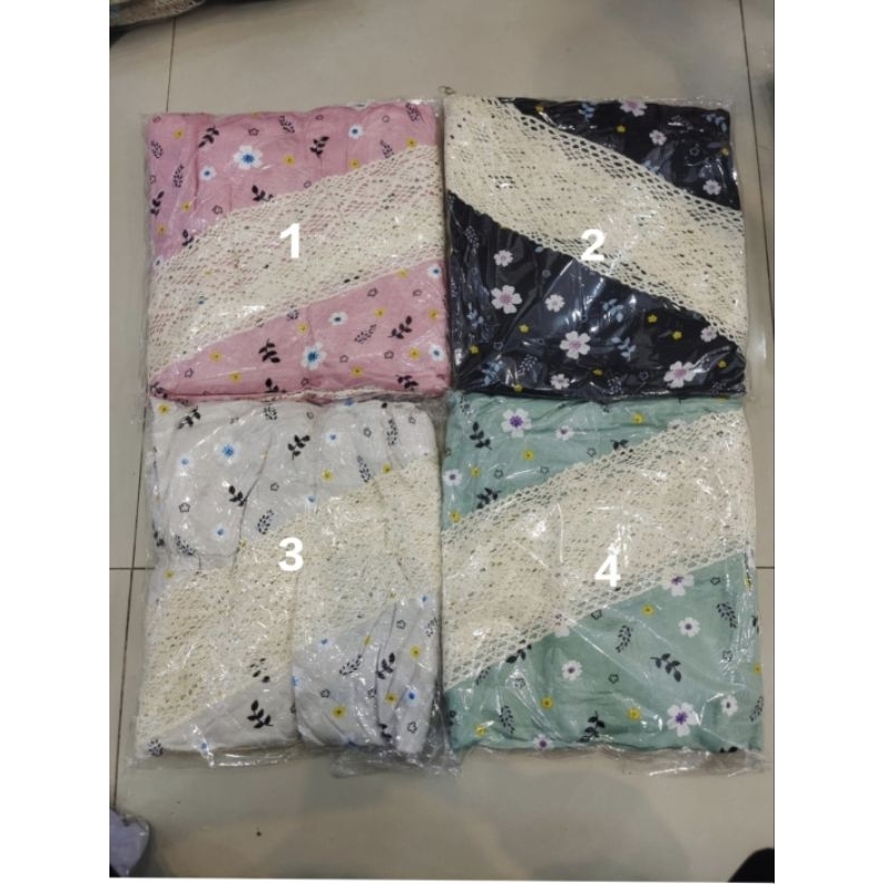 Mukenah rayon motif renda besar