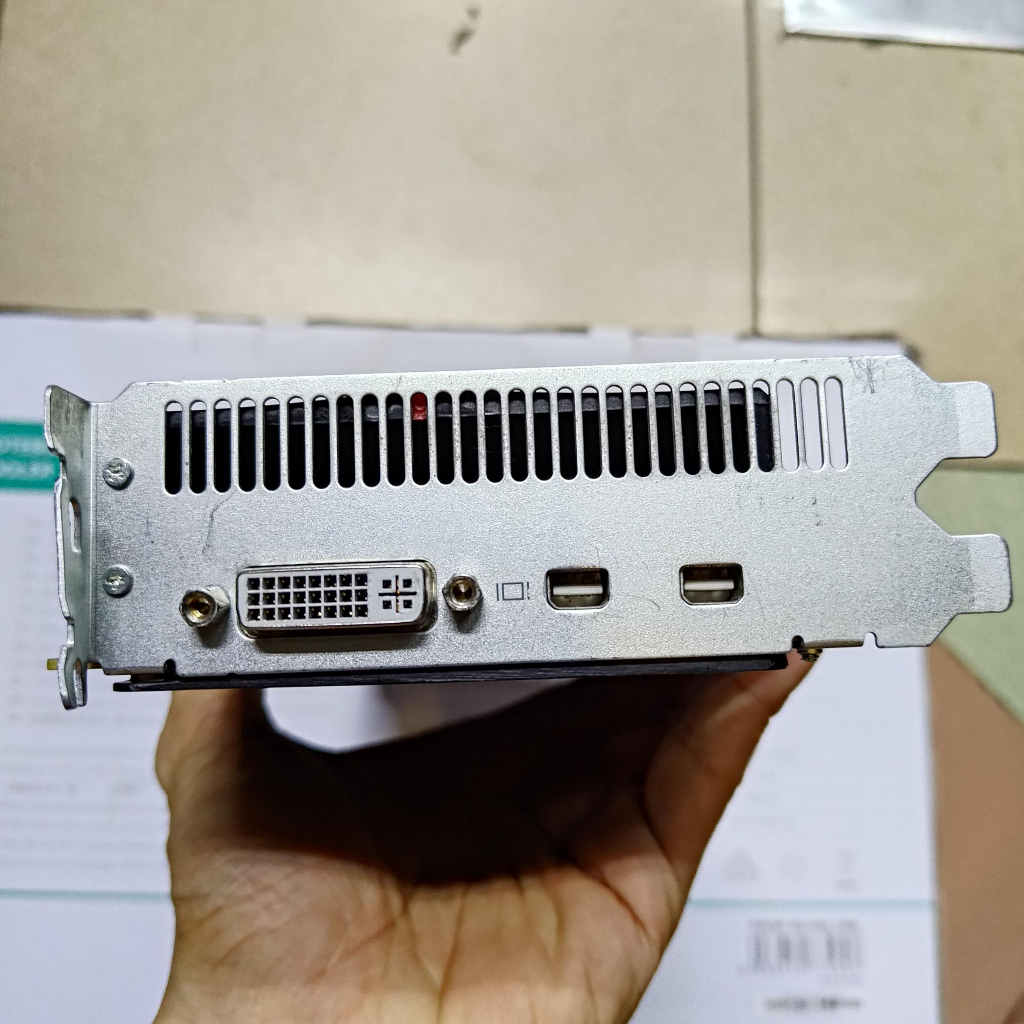 AMD ATI Radeon 5870 1GB GDDR5 DDR5 VGA