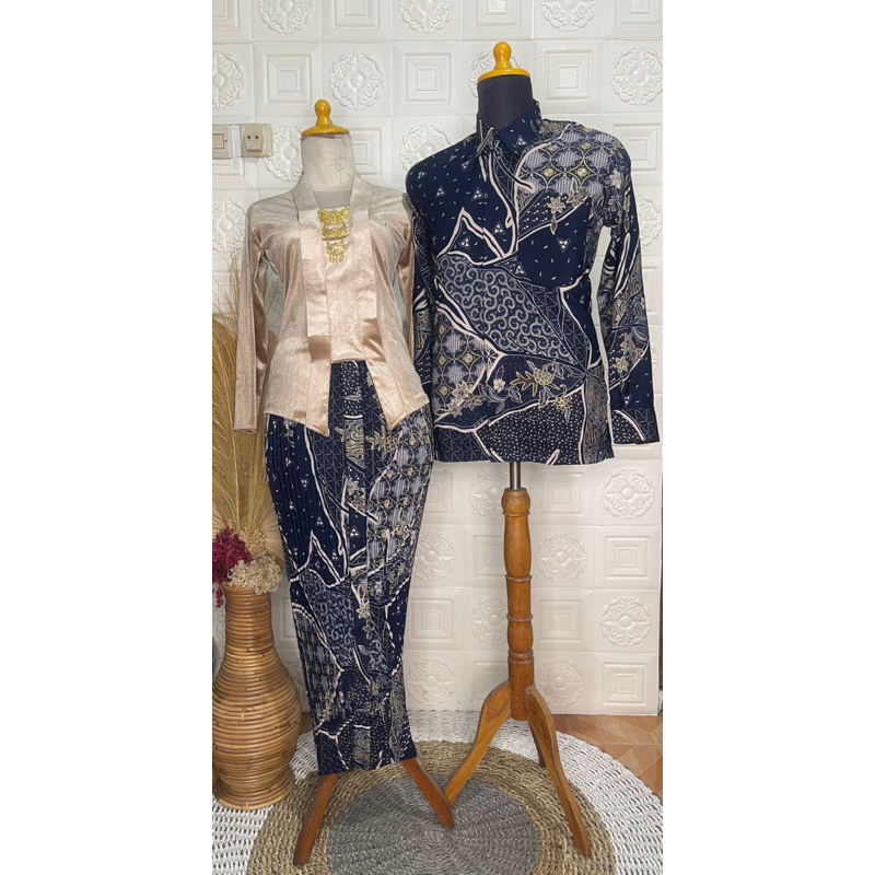 Set rok plisket dan kemeja motif premium navy