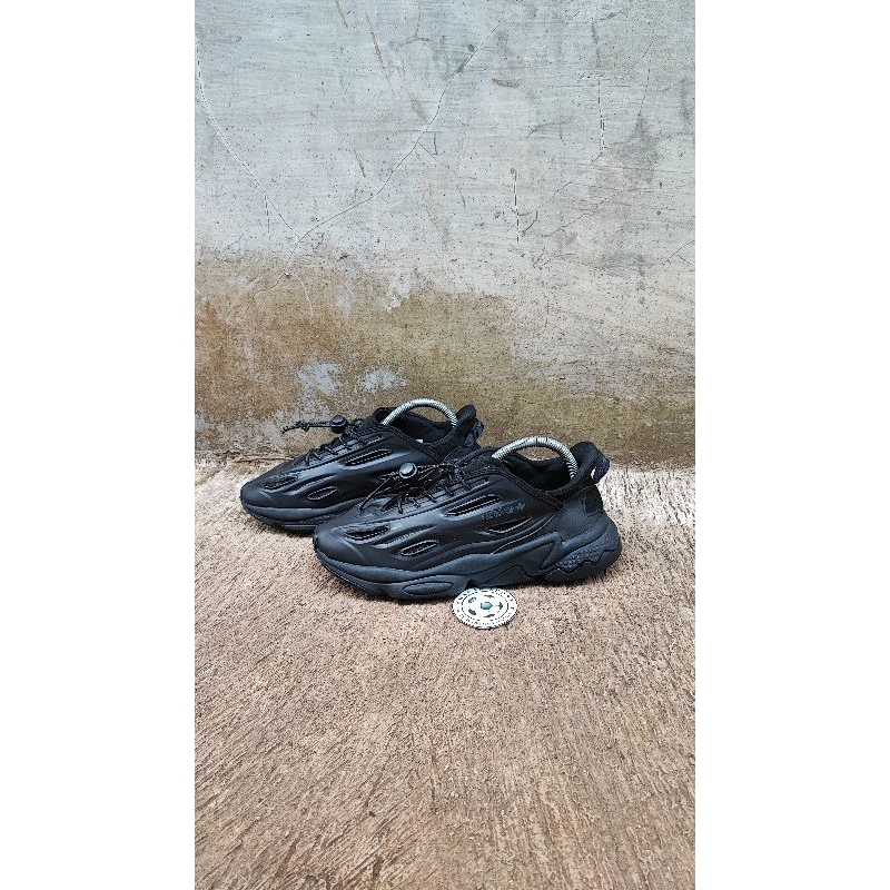 ADIDAS OZWEEGO CELOX