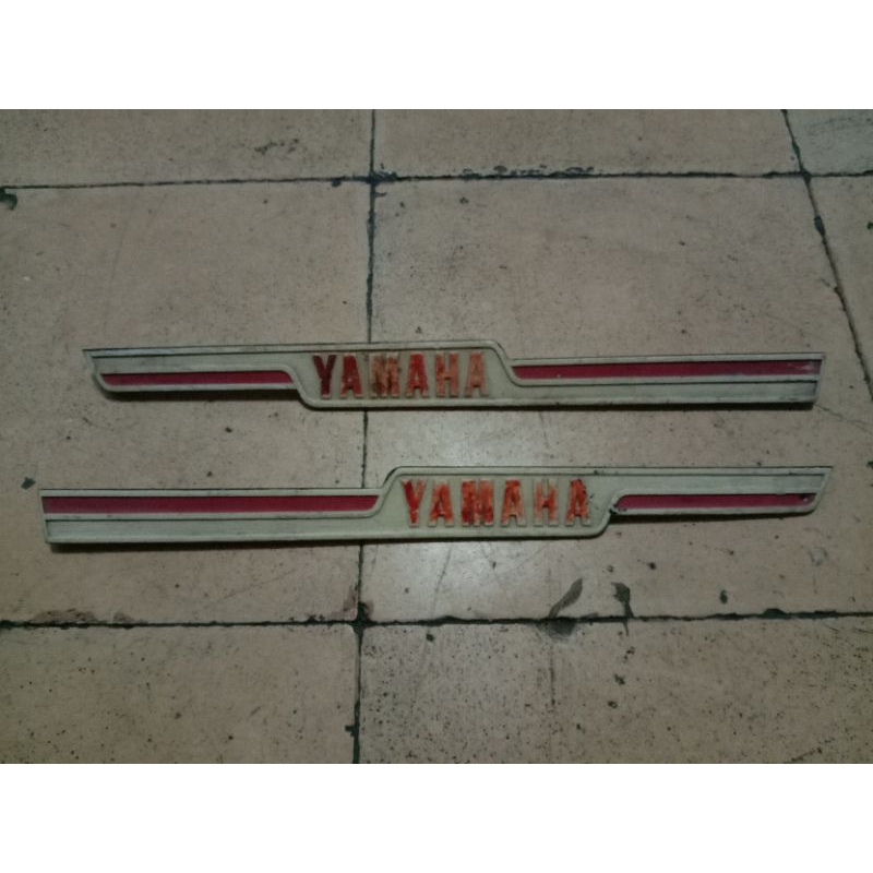 Emblem Tangki Yamaha V80 Robot Original