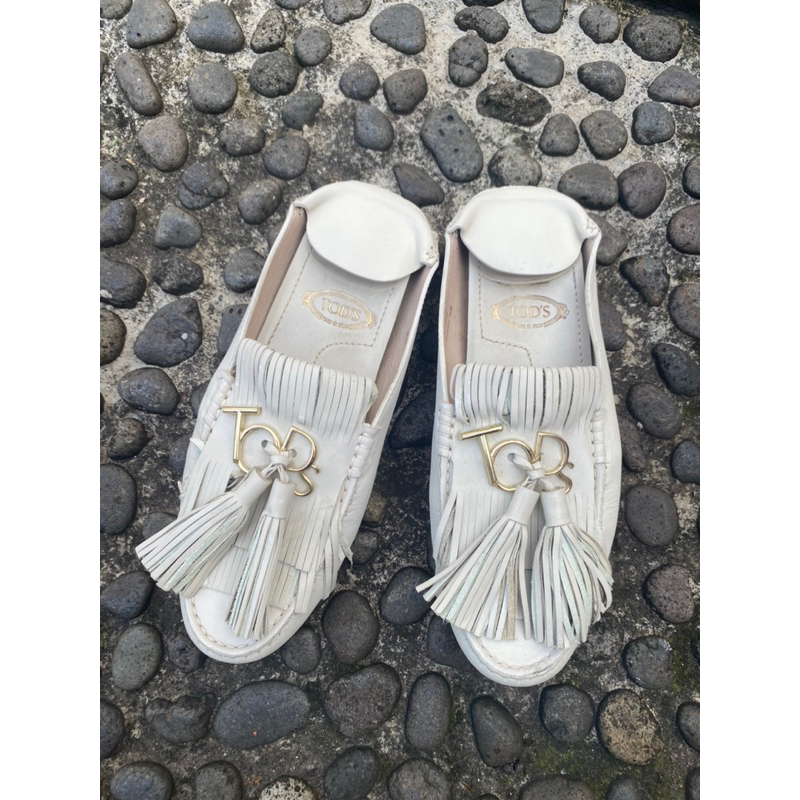 sepatu flat tods preloved