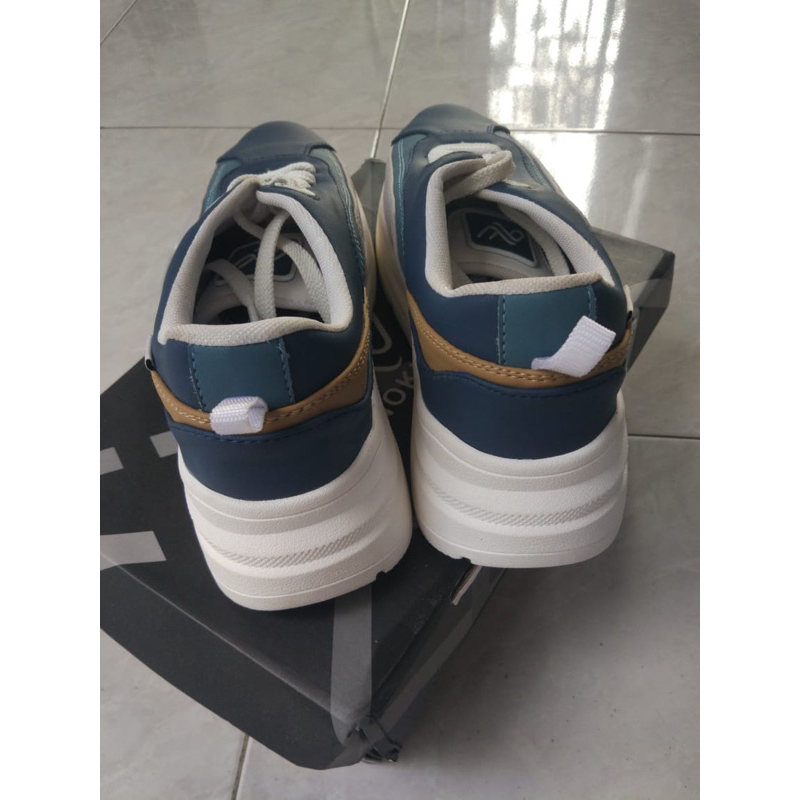 sepatu nokha (salah beli ukuran)