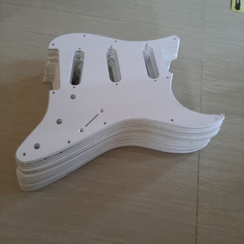 Pickguard Gitar Original Squier Stratocaster