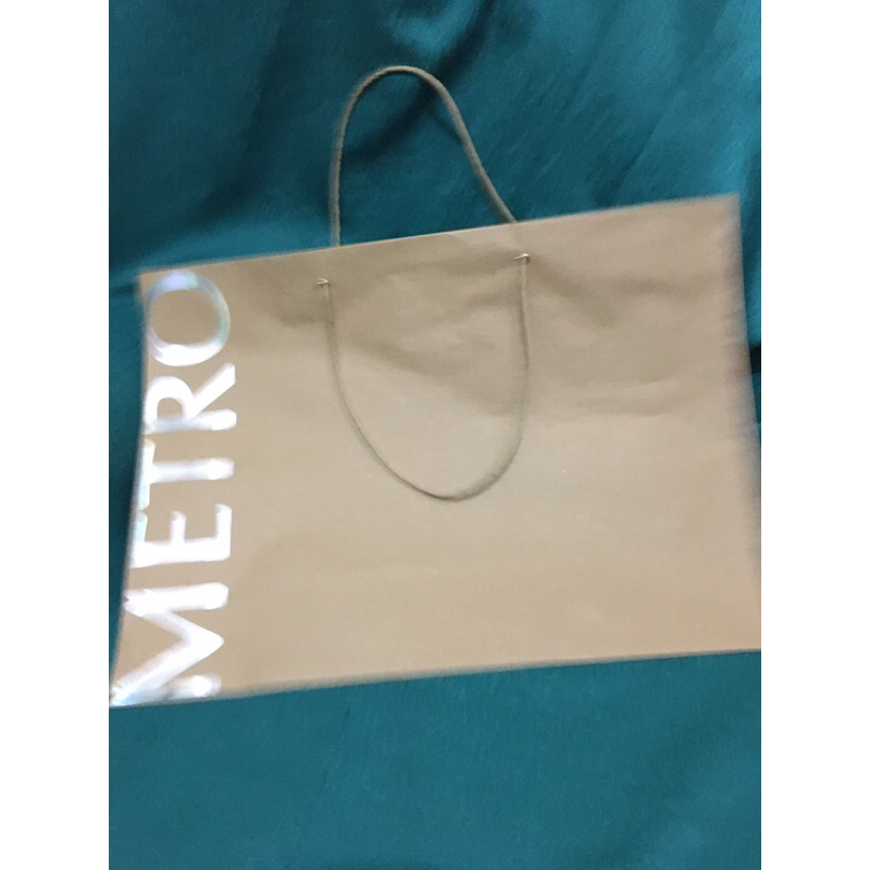 

METRO Paperbag PRELOVED like NEW