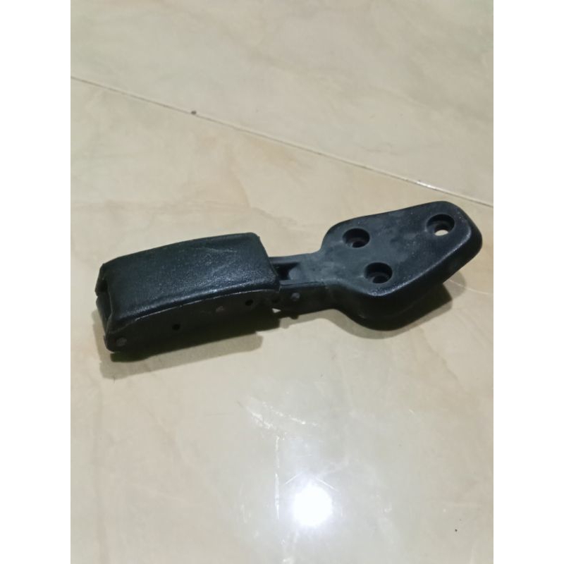 kunci kaca isuzu panther