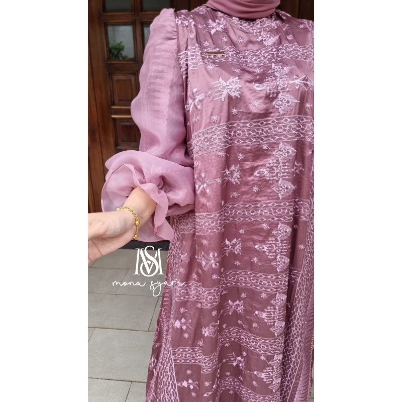 alunna by mona syari