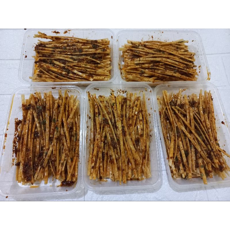 

TERMURAH MIE GEPENG PEDAS DAUN JERUK ASLI TANPA PEWARNA