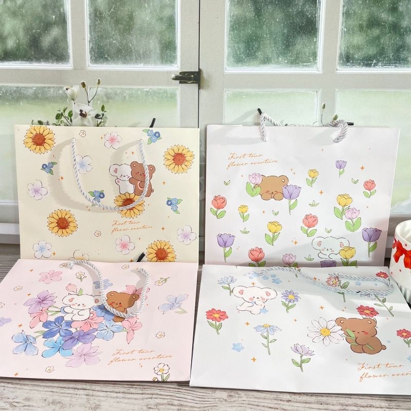 

Paperbag Teddy Bear Bunga CD-001 Paperbag Lucu Unik Tempat Hampers Viral Grosiran