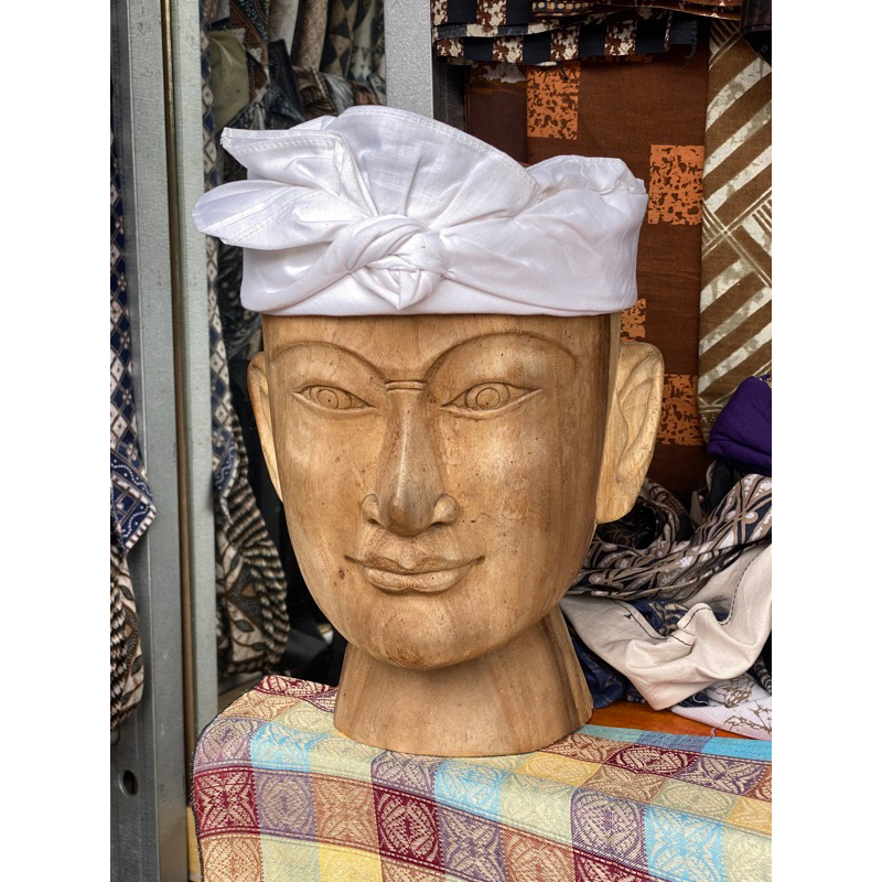 Udeng Putih jadi Rimpit