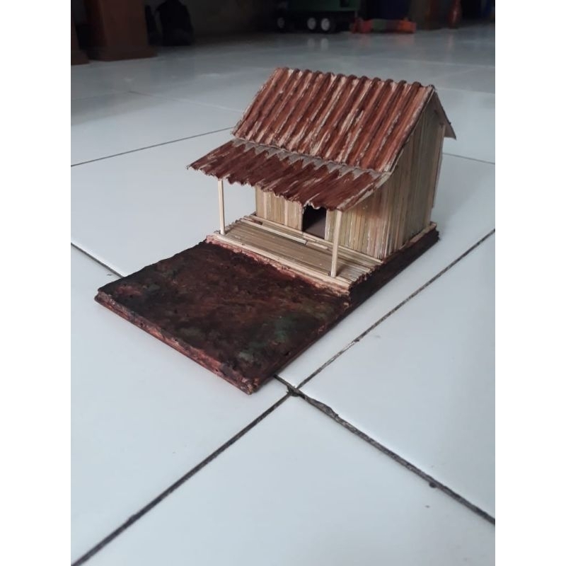 MINIATUR GUBUK KAYU