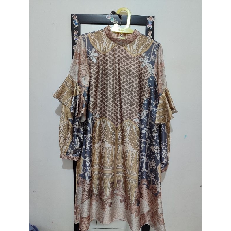 Celebes Tunic Wearing Klamby [Preloved]