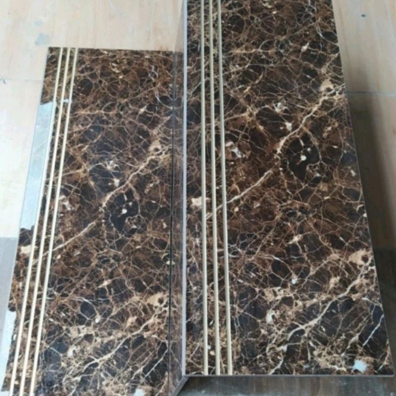 Granit tangga 30x60 dan 20x60 Dmasco Brown glossy
