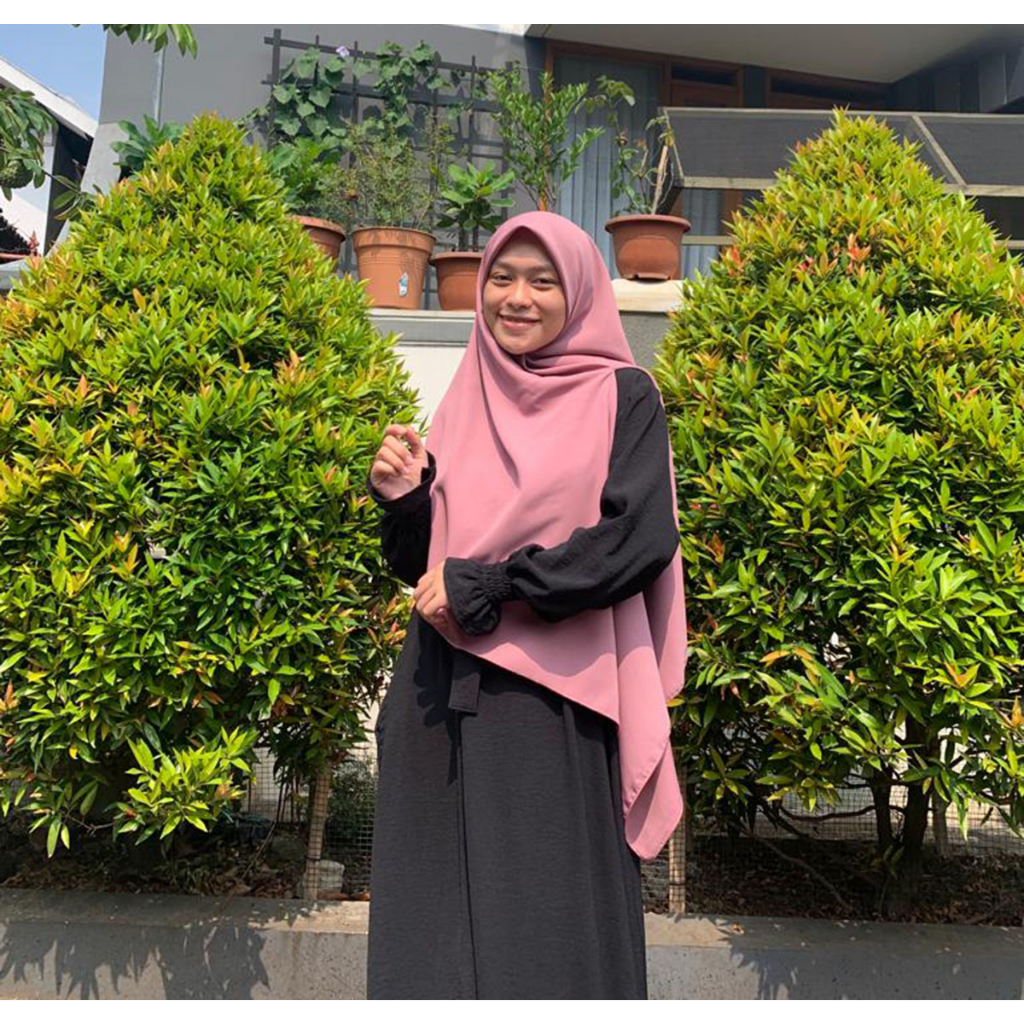 Jilbab Segi Empat Jumbo Syari 140 x 140 Bahan Wolfis premium