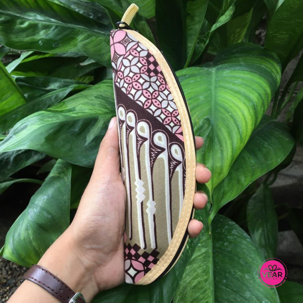 

Souvenir Kotak Pensil Batik Tumpul