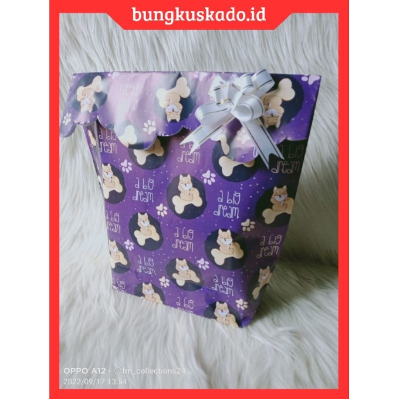 

Kantong kado besar ukuran 40x30x10cm / kertas kado instan bisa pilih motif