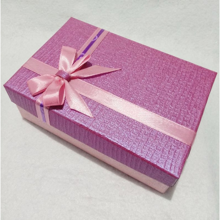 

Kotak kado/Gift Box Fancy Paper Classic Polos uk.25x20x7 cm plus pita