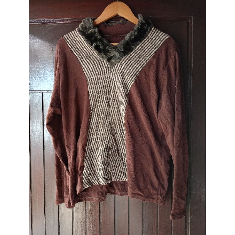 Blouse sweater kerah bulu