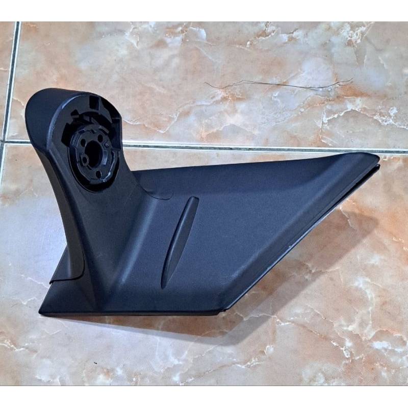 Kaki Dudukan Spion Sigra Calya kanan atau kiri