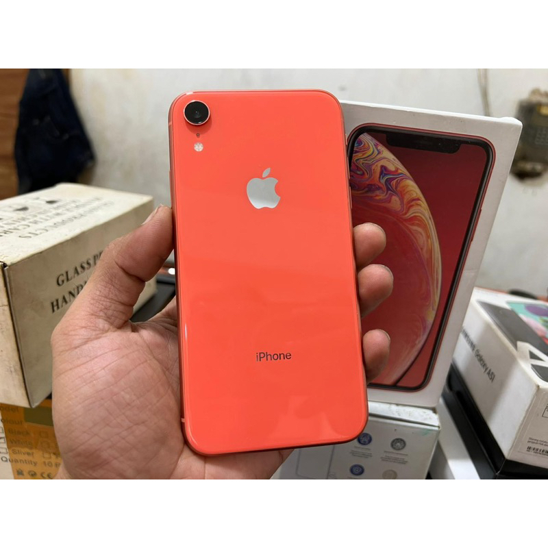 iphone xr 64GB coral